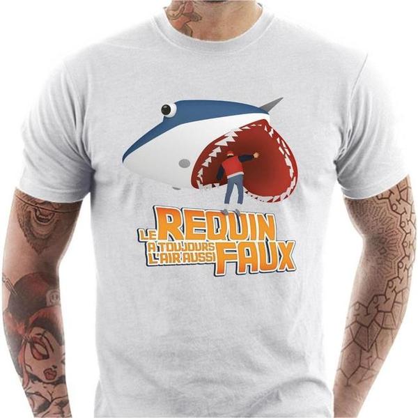 T-shirt geek homme - Requin toujours aussi faux