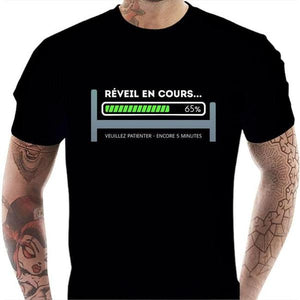 T-shirt geek homme - Réveil en cours - Couleur Noir - Taille S